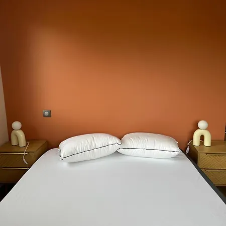 Апартаменты Maison Avec Jardin Proche Du Marche Руайян