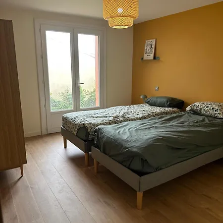 Апартаменты Maison Avec Jardin Proche Du Marche Руайян